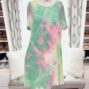 Honeyme Tie-Dye Swing T-Shirt Dress -
NWT
Green & Pink Size XL could fit 2X